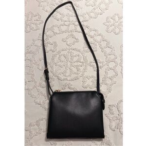 ✦ Black Crossbody ✦